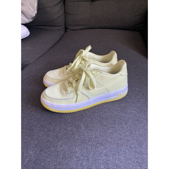Nike Air Force 1 LV8 (GS) Shoes Size 5.5Y Citron Tint Style - Picture 2 of 16
